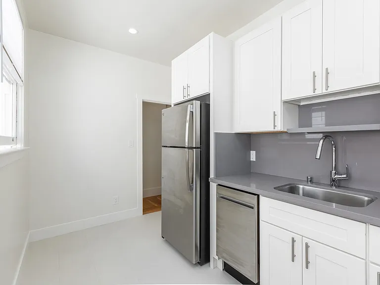 520 Scott — Photo 14