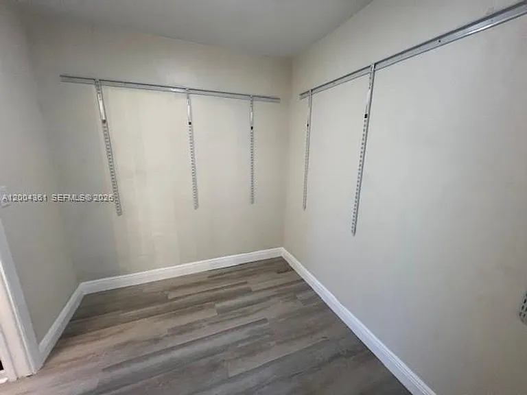 2500 SW 58th Ave — Photo 11