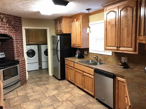 4th image of 115 Oakview Dr