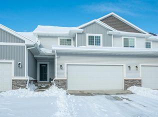 9649 Crowning Dr, West Des Moines, IA 50266