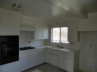2nd image of 2561 Sunset Dr