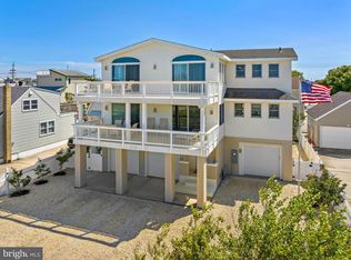 214 W 4th St, Ship Bottom, NJ 08008