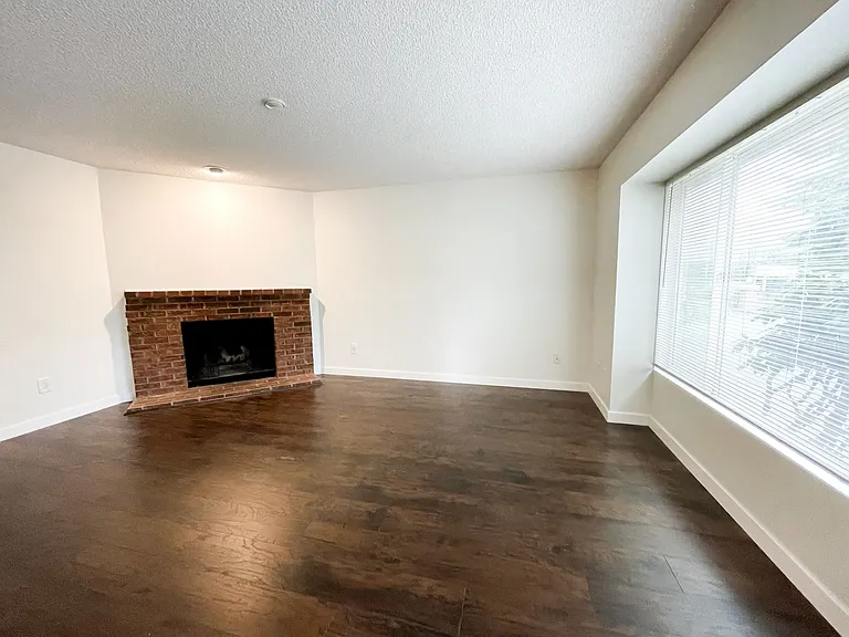The Commons at Alderwood — Photo 30