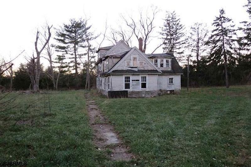 2nd image of 151 Lees Ln