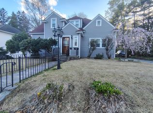 27 Commodore Rd, Worcester, MA 01602