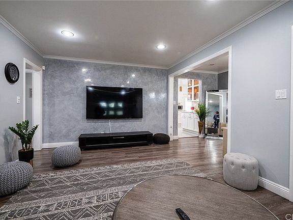 5th image of 12224 Eastbrook Ave
