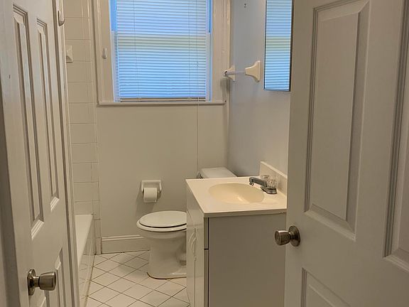 3rd image of 2604 Dellwood Ave #1