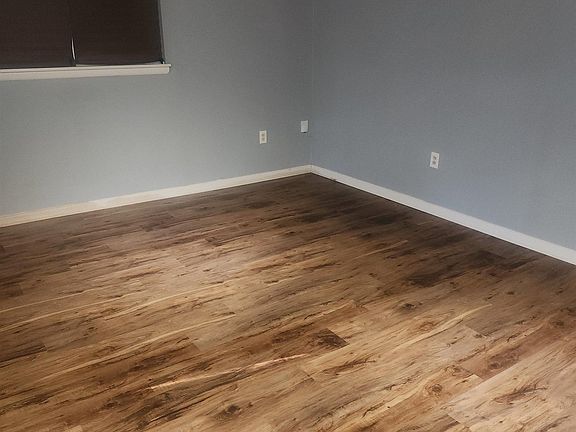 5th image of 5006 Manor Ave