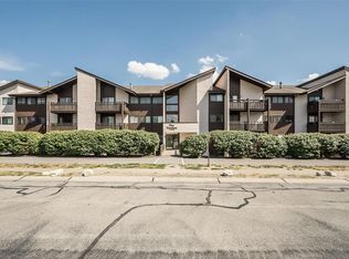 1465 Heritage Lndg APT 208, Saint Charles, MO