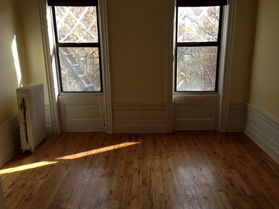 2nd image of 930 Saint Nicholas Ave APT 33
