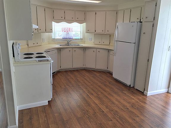 2nd image of 656 Sun Ray Ct