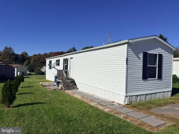 21 Chesapeake Est, Thomasville, PA 17364