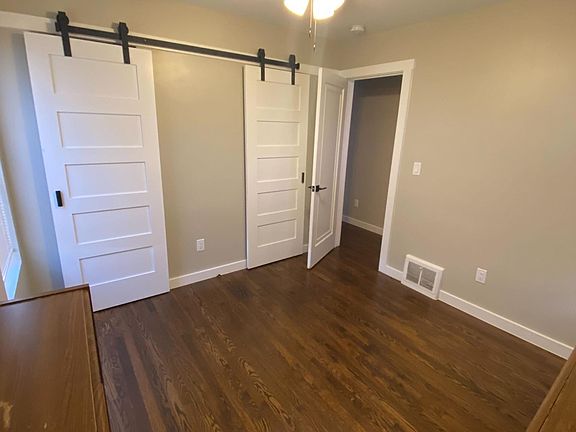 Upstairs Bedroom w/ double closet