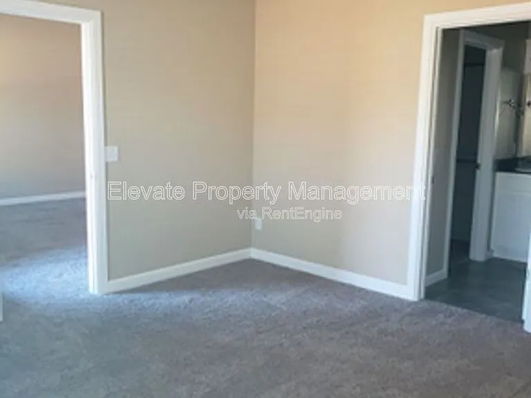 2214 Kintyre Rd — Photo 6