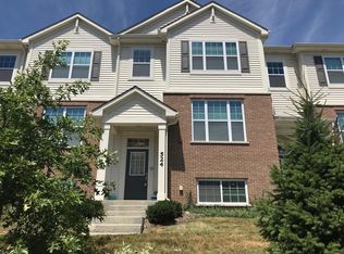 524 Lexington Ln, Rolling Meadows, IL 60008