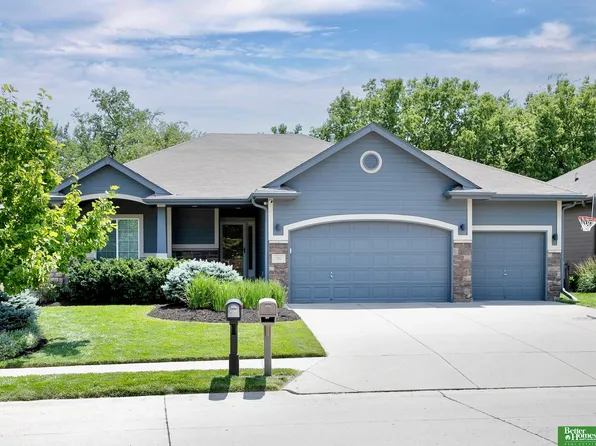 521 S 182nd St, Elkhorn, NE 68022