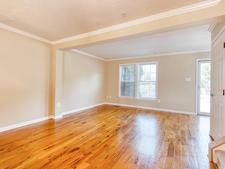 490 Crestridge Way — Photo 5