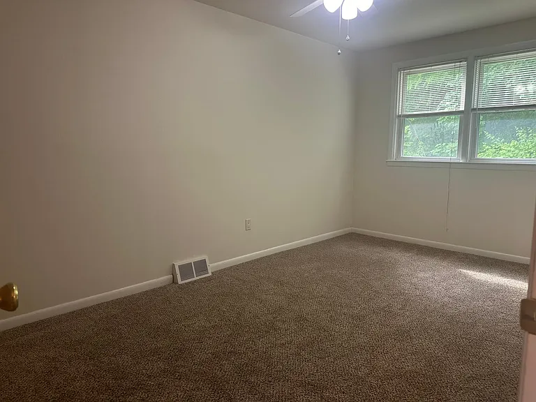 592 Livezey St #2 — Photo 7