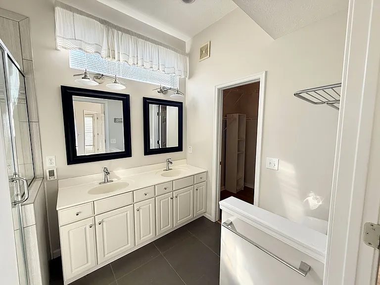 Master Bath- First Floor