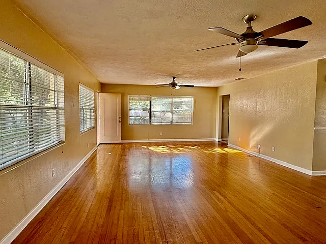 2216 Mount Vernon St — Photo 7