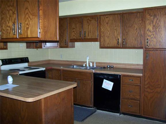 5th image of 7401 E 49th St