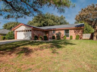 8509 Brookview Dr, North Richland Hills, TX 76182