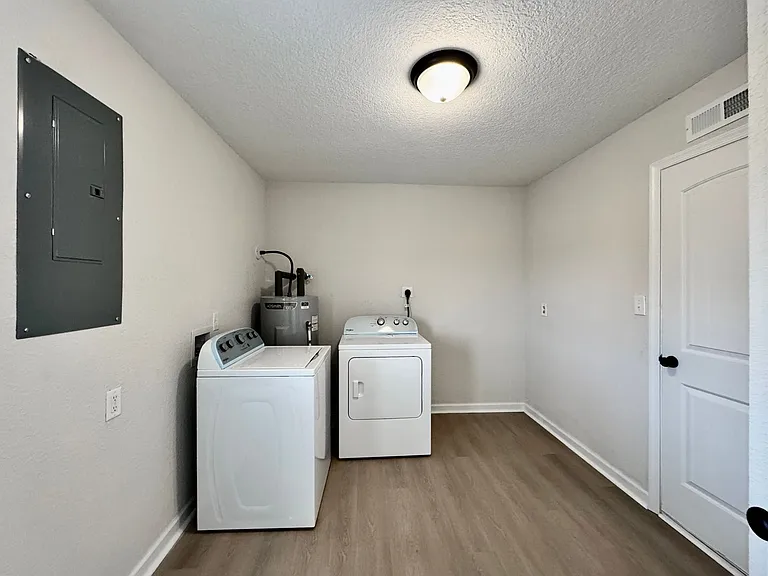 4512 Whitechapel Ct — Photo 21