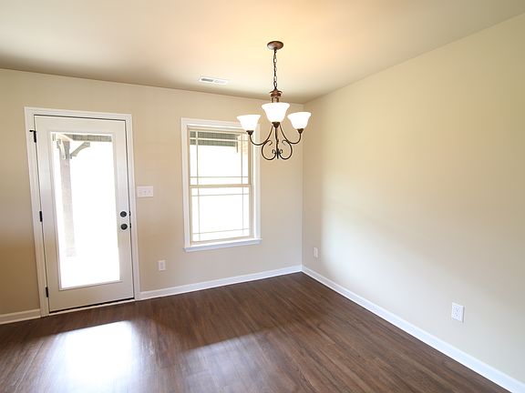 5th image of 132 Chestnut Cv