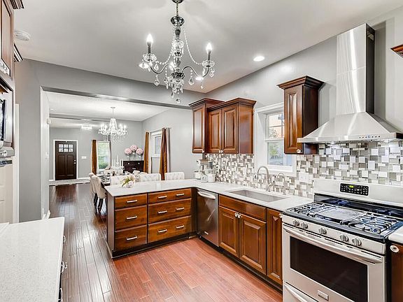 4th image of 2889 Faulkner Dr
