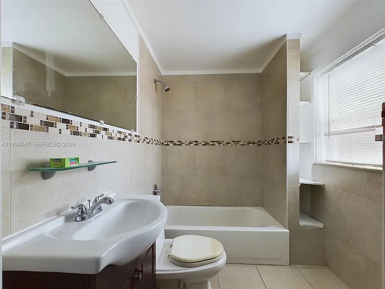 616 SW 8th Ave — Photo 4