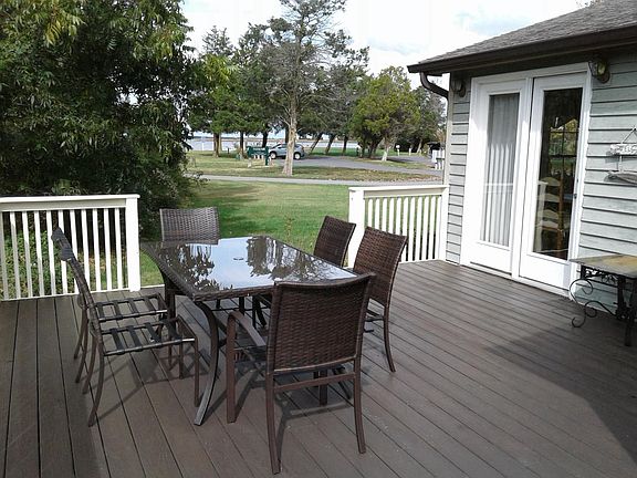 Large deck with view of river.