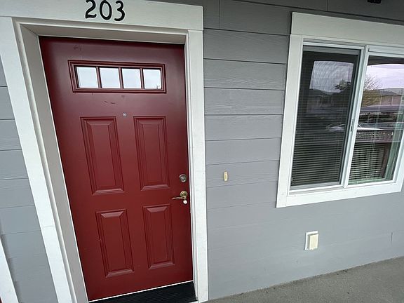 4th image of 3602 Portage Ln Unit 203