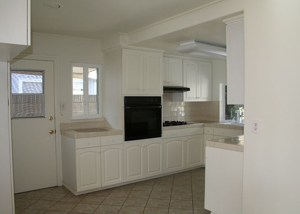 2nd image of 6140 E Benmore St