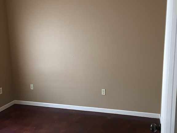 4th image of 300 S Landry Dr