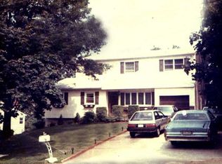 4237 Express Dr N, Ronkonkoma, NY