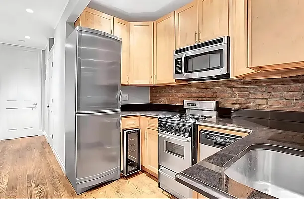 Rented by REAL New York | media 12