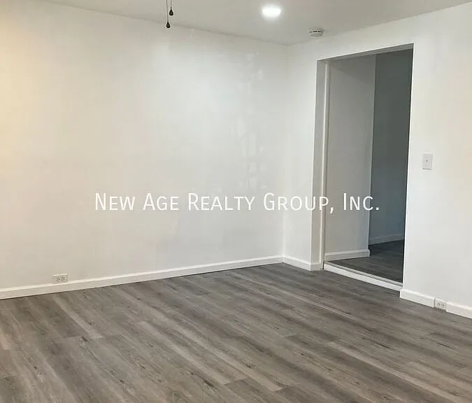 4629 Sansom St #1 — Photo 2