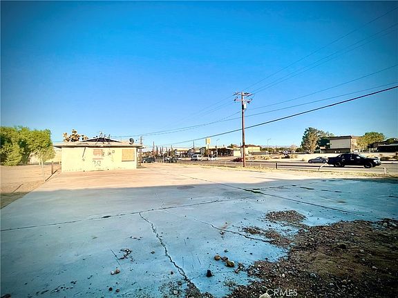 3rd image of 15720 Mojave Dr