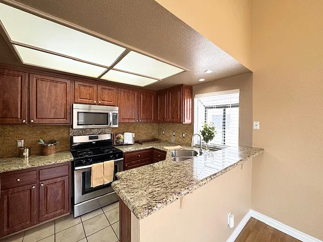 9290 Towne Centre Dr #83 — Photo 4