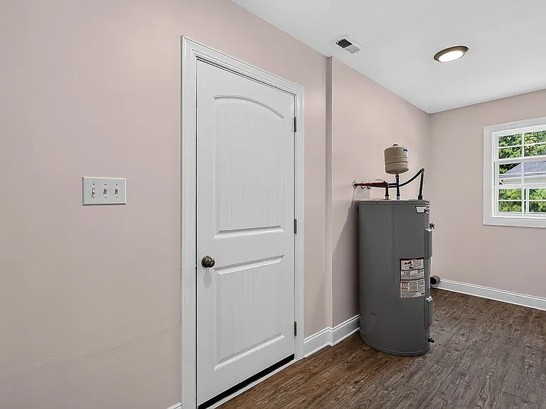 221 Robert Alan Dr — Photo 15
