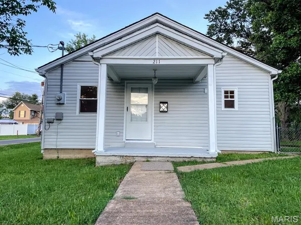 211 Davis St, Cuba, MO 65453