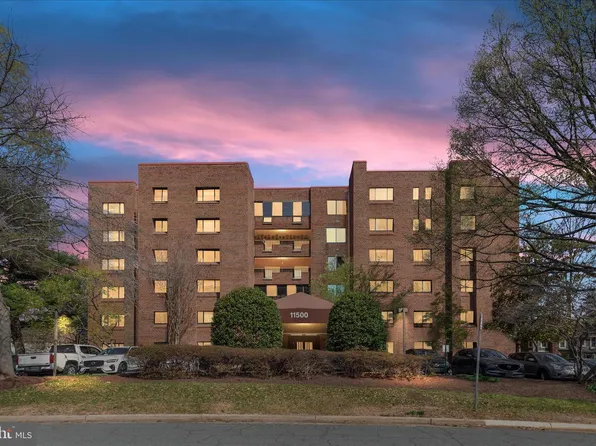 11500 Fairway Dr APT 201, Reston, VA 20190