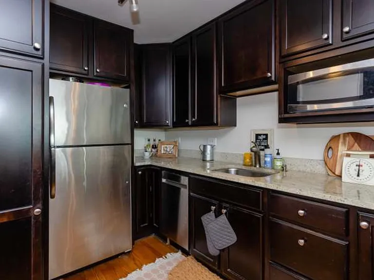 1560 N Sandburg Ter #2905J — Photo 2