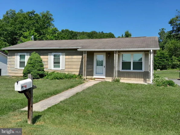 15201 Haines Dr SW, Cresaptown, MD 21502