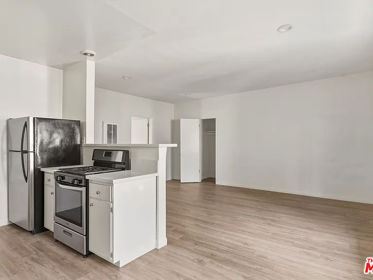 11746 Goshen Ave #6 — Photo 8
