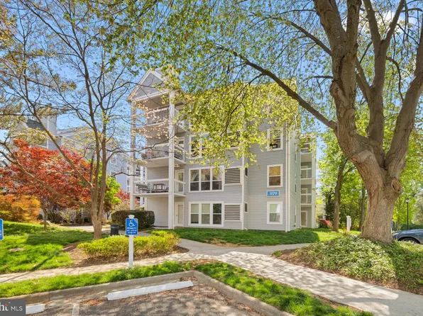 3179 Summit Square Dr #2-C4, Oakton, VA 22124