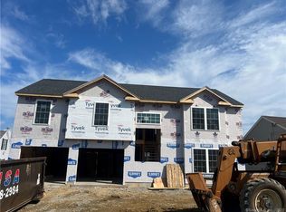 26 Crestview Ln, Waterbury, CT 06708