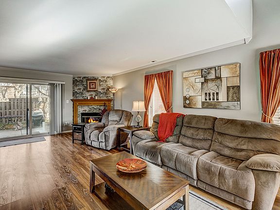 3rd image of 322 Cromwell Ct