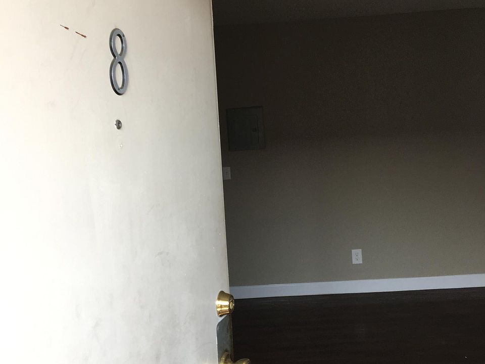 1st image of 912 E La Palma Dr APT 6