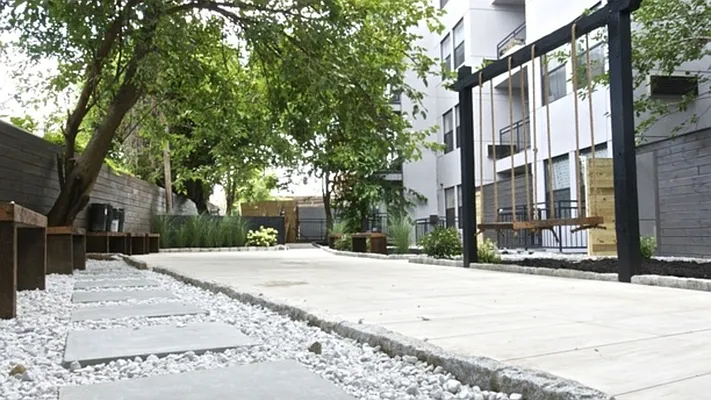 Rented by Nooklyn NYC LLC | media 9